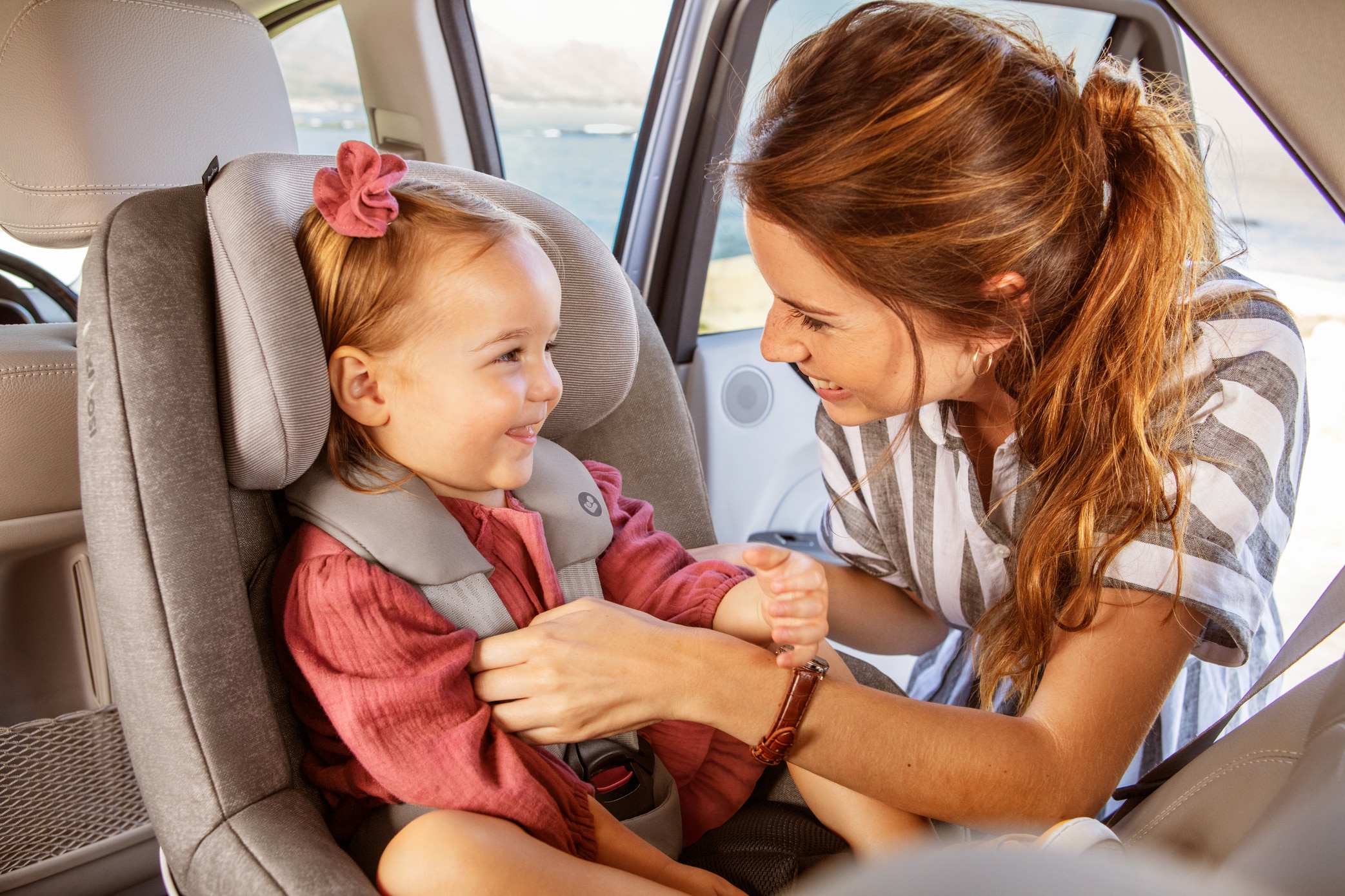 Tipps für mehr Kindersicherheit im Auto: den Kindersitz richtig